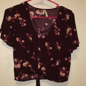 Cute cropped shirt